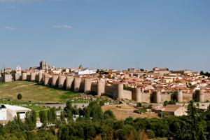 Ávila, junto con Segovia y Salamanca, es una de las ciudades de Castilla y León declaradas Patrimonio de la Humanidad por la UNESCO