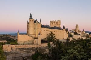 Segovia es una de las principales receptoras de turismo de la región, ciudad patrimonio de la humanidad al igual que Salamanca y Ávila