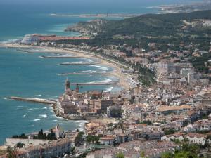 Ciudad de Sitges y sus playas