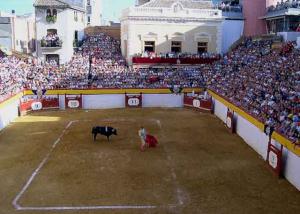 Corrida de toros en la plaza de toros cuadrada de Algemesí 