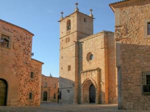 Concatedral de Santa María, en el casco antiguo de Cáceres, uno de los conjuntos urbanos tardomedievales y modernos mejor conservados de Europa