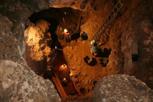 En la Cueva de Santa Ana, en Cáceres, se han hallado restos de fauna de hace 800 000 años