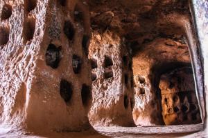 Cuevas de los Cien Pilares, Arnedo
