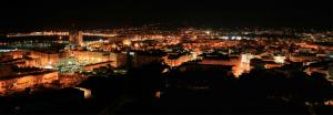Perspectiva nocturna de Melilla desde el Parador Nacional de Turismo