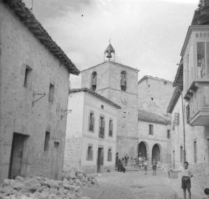 Iglesia de Santa Lucía en Zambrana en 1956. Foto: Indalecio Ojanguren.[4]