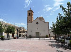 Plaza de España y la iglesia de San Antonio Abad