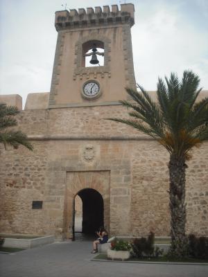 Puerta de acceso al castillo-fortaleza.