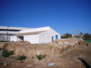 Demolición parcial del caserón y el aljibe de La Almazara (diciembre de 2007).