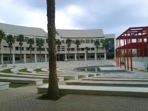 Exterior del Aulario II de la Universidad de Alicante.