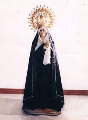 Imagen de Ntra. Sra. de los Dolores en 1991, año en el que salió por primera vez en procesión con su cofradía