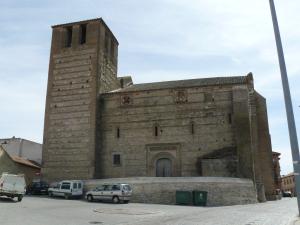 Vista frontal de la iglesia de San Miguel