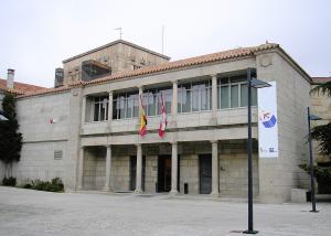 Biblioteca pública situada en el solar del antiguo Palacio del Rey Niño
