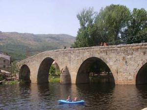 Puente sobre el río Alberche