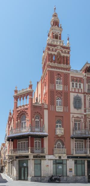 La Giralda de Badajoz, edificio enclavado en el casco antiguo 