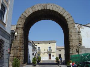El Arco de Trajano forma parte del Conjunto arqueológico de Mérida, declarado Patrimonio de la Humanidad 