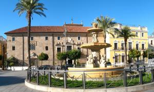 Palacio de los Vera-Mendoza, situado en plena Plaza de España