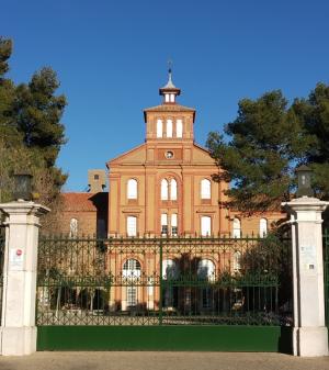 Fachada principal del Colegio San José de Villafranca de los Barros (Compañía de Jesús)