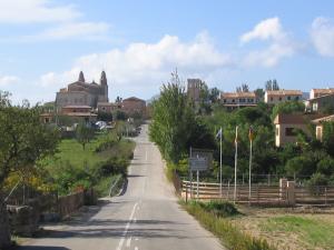 La entrada al pueblo por la vieja carretera hacia Palma