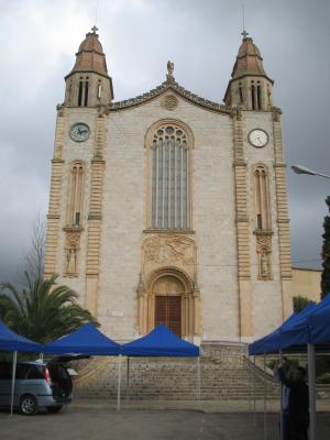 Iglesia de Calviá, dedicada a San Juan Bautista, originaria del año 1248 y reconstruida en el año 1867.