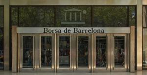 Entrada principal a la Bolsa de Barcelona, en el paseo de Gracia 