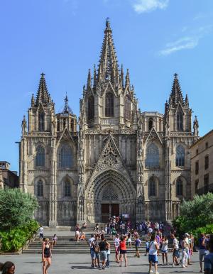 Fachada principal de la Catedral de la Santa Cruz y Santa Eulalia 