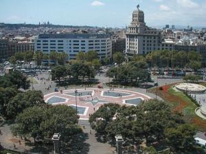 Plaza de Cataluña, nexo de unión entre la ciudad vieja y el ensanche 