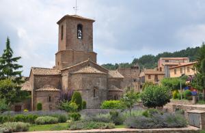 Iglesia y monasterio de Santa María de Estany