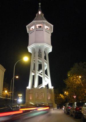 Torre del agua (edificio más emblemático de Sabadell y considerado símbolo de la ciudad)