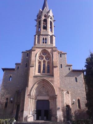 Iglesia mayor, dedicada a Santa Coloma, mártir del siglo III d. C.