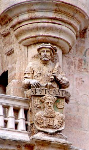 Macero de la ciudad de Burgos, escultura en el Arco de Santa María 