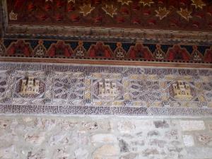 Yesería mudéjar con la heráldica del Reino de Castilla en el Monasterio de Las Huelgas