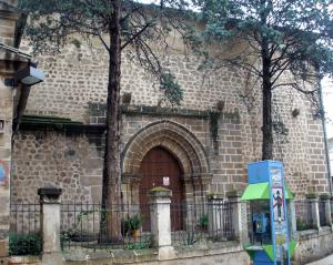 Iglesia de San Esteban, en cuya puerta se reunía la asamblea conocida como Corral de los Alcaldes