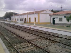 Estación de Almoraima, terminal ferroviaria del municipio.