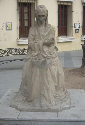 Monumento a la Infanta María Luisa Fernanda de Borbón de Enrique Pérez Comendador (1900-81), antes en la plaza de los Cisnes, hoy en el Palacio de Orleans y Borbón.