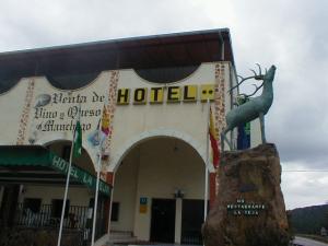 Establecimiento hotelero en Venta de Cárdenas con la escultura de un ciervo