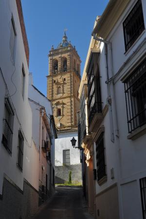 Torre de la Parroquia de Santiago, erigida en el siglo XVIII.