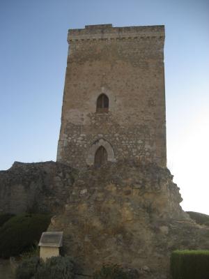 Torre del homenaje del castillo medieval de Monturque.