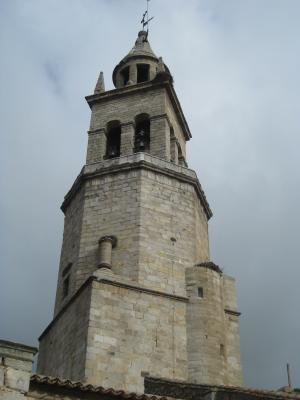 Torre de la Iglesia de Pedroche, fabricada en granito en su totalidad.