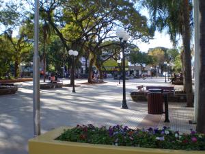 Vista de la plaza Nueve de Julio, la más importante de la ciudad.