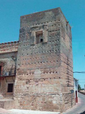Torre del homenaje del castillo de Santaella.