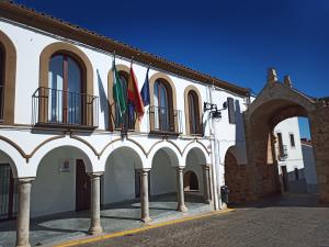 Consistorio y Puerta de la Villa