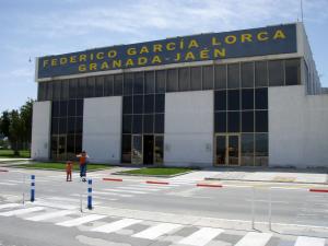 Terminal de salidas del Aeropuerto de Granada, en el municipio de Chauchina