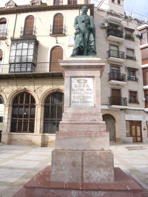 Estatua en Loja de Ramón María Narváez, primer duque de Valencia.
