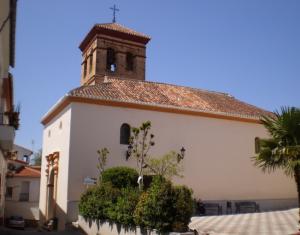 Vista de la Iglesia de San Juan, en Cozvíjar, Villamena