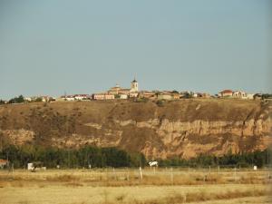 Vista de Uceda desde los alrededores de Patones de Abajo.