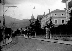 Calle San Francisco a principios del siglo XX. Fotografía: Indalecio Ojanguren 
