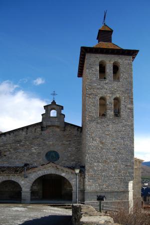 Iglesia de San Salvador, cuya construcción comenzó en torno al 1200