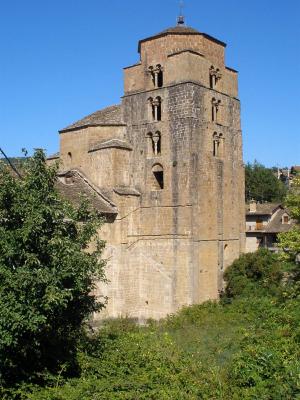 Monasterio románico de Santa María