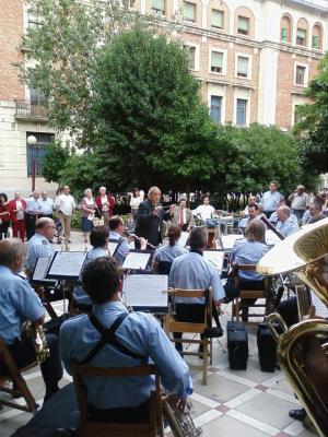 La Banda Municipal de Música actuando en la plaza del Deán Mazas