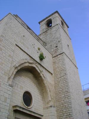 Iglesia de San Juan y torre del concejo